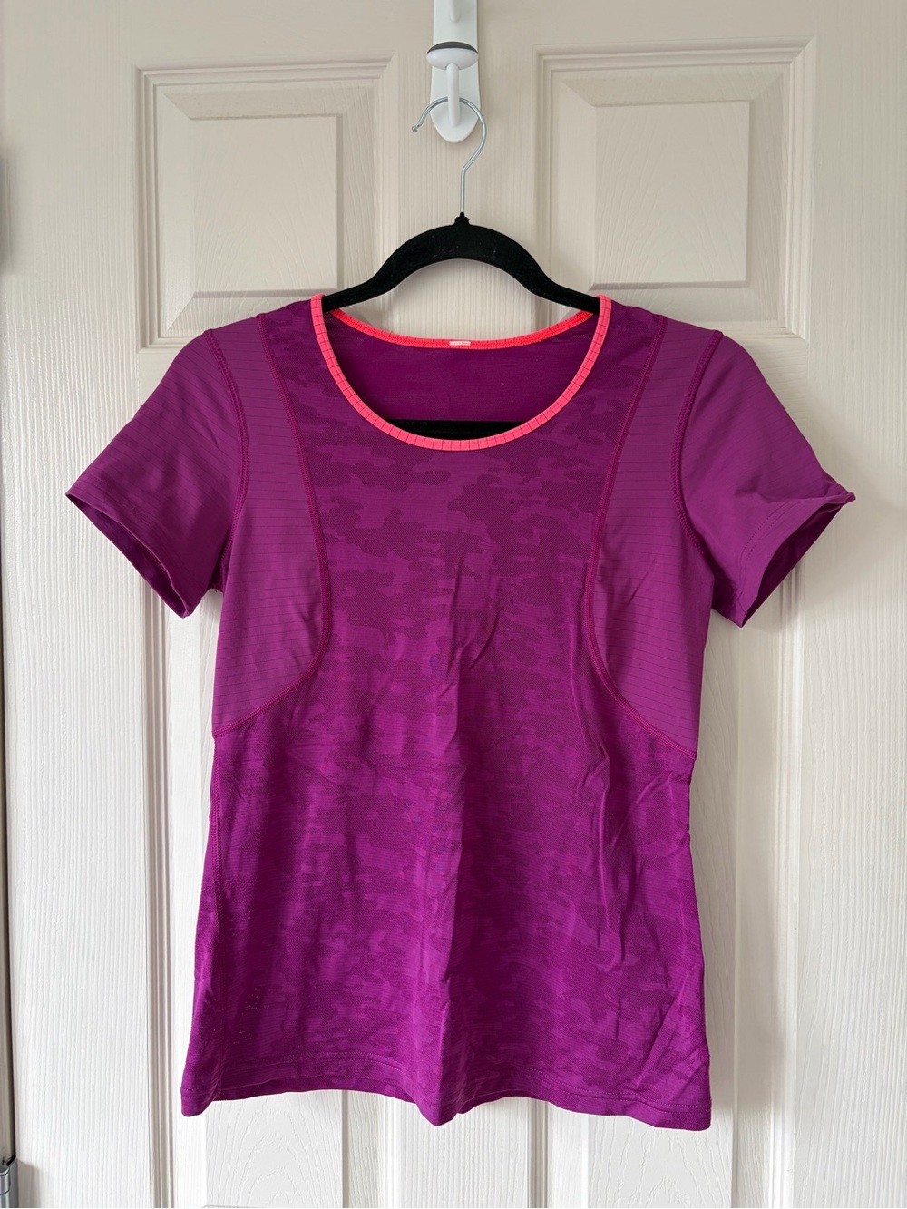 🦋 LULULEMON - Small Fitting Top